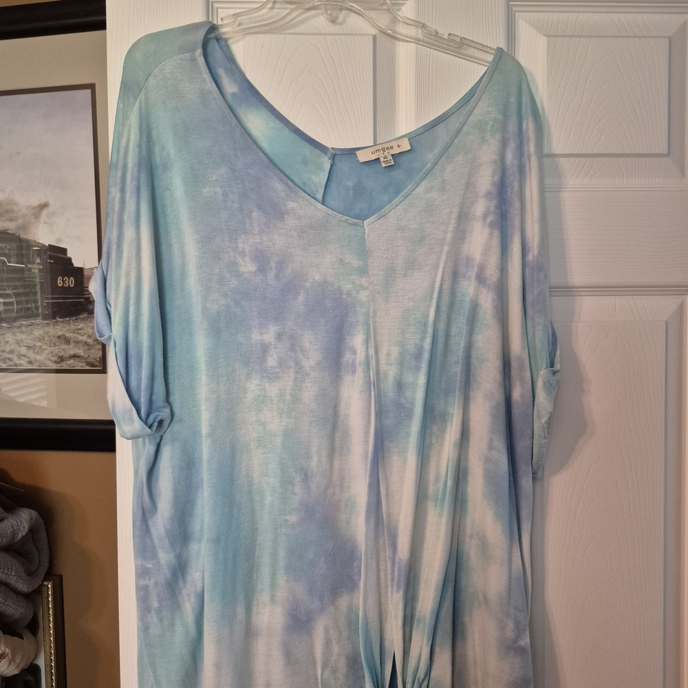 Umgee Sky Blue and White Tie-Dye Tunic